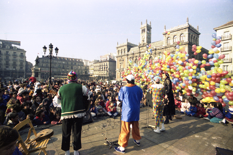 Actuación de La Carraca en Plaza Mayor (1987). ©Archivo Luis Laforga